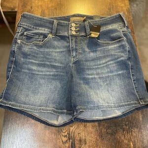 NWT TORRID 5” Jegging Super Soft High Rose Shorts